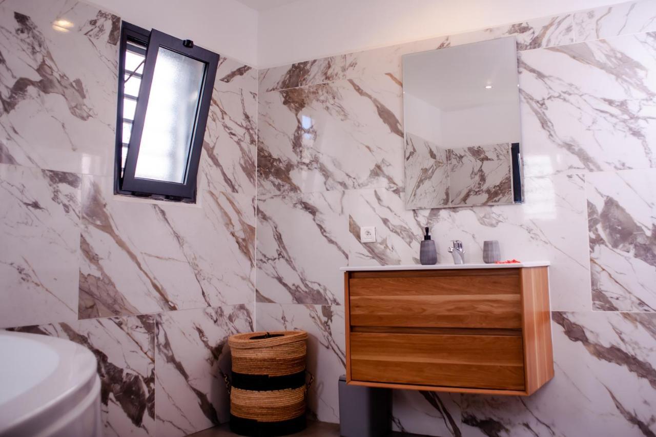 Ampifitia Guest House Ανταναναρίβο Εξωτερικό φωτογραφία