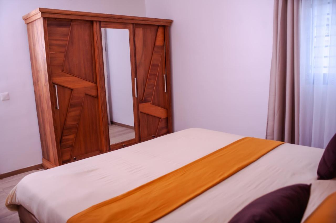 Ampifitia Guest House Ανταναναρίβο Εξωτερικό φωτογραφία