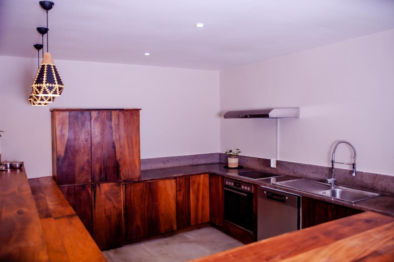 Ampifitia Guest House Ανταναναρίβο Εξωτερικό φωτογραφία